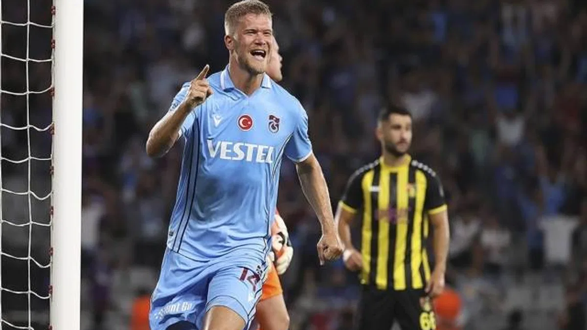 Süper Lig'de sezonun ilk golü Trabzonsporlu Cornelius'tan