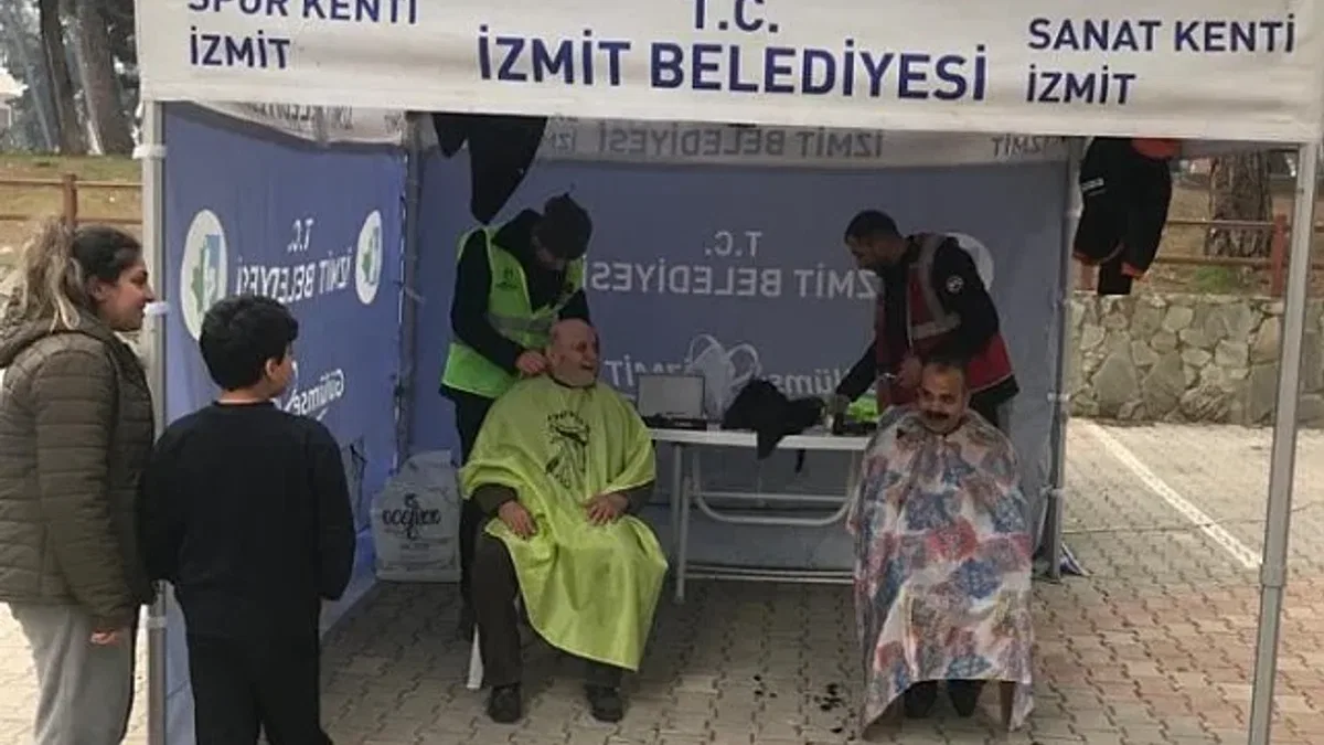 Hatay'da Kocaeli'den ücretsiz tıraş hizmeti