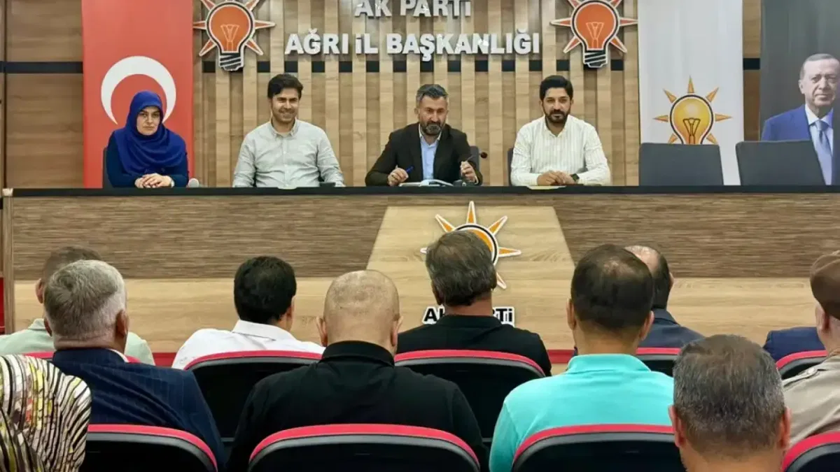 AK Parti Ağrı'da kentin güncel yatırımları görüşüldü