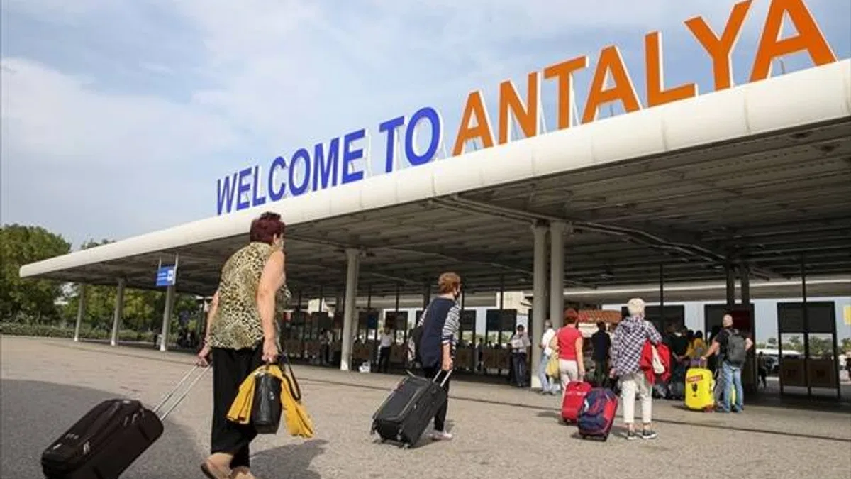 Antalya'ya en çok turist Almanya'dan geldi