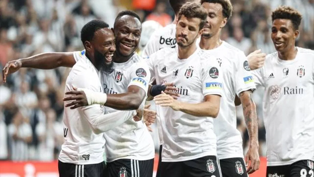 Beşiktaş hem ligde hem borsada liderlik koltuğuna oturdu