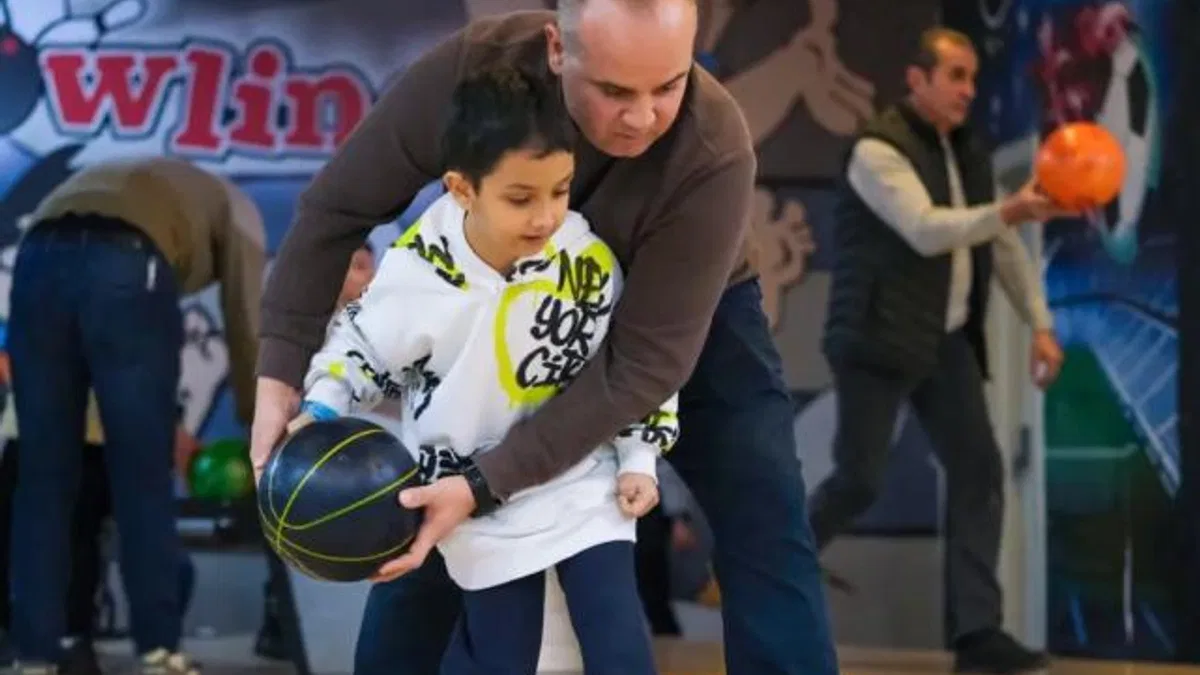 Kocaeli'nin Bilgievleri'nden baba-oğul bowling turnuvası