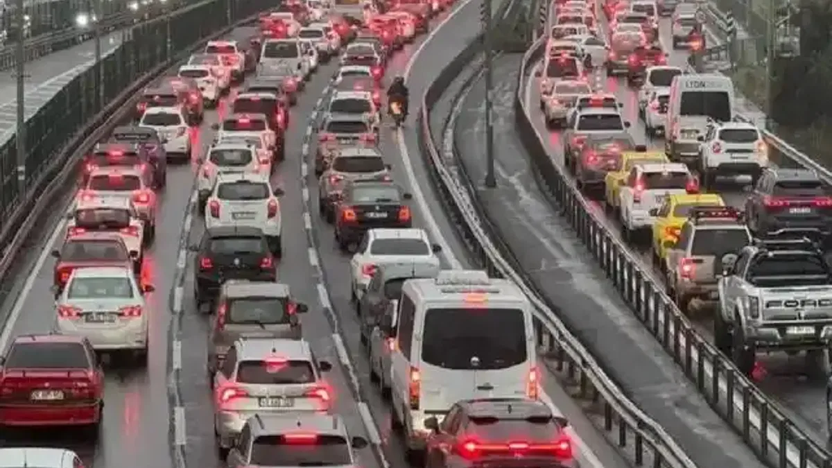 Trafiğe kayıtlı taşıtlar 34 milyonu geçti