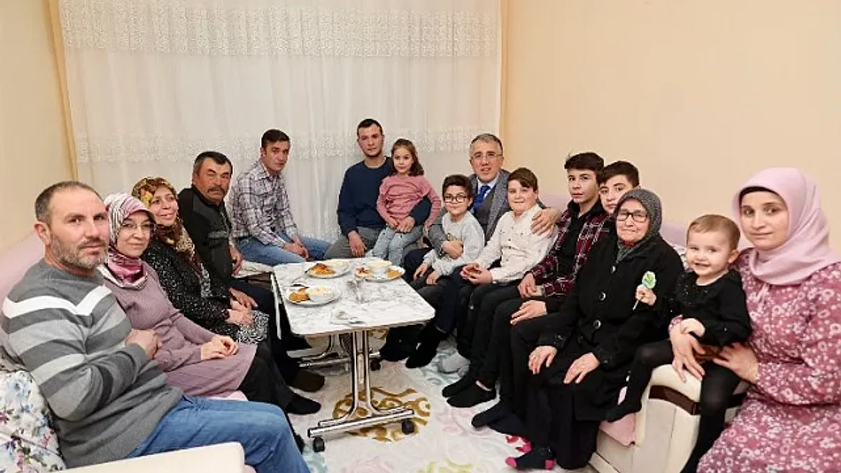 Mehmet Savran sahadan çıkmıyor