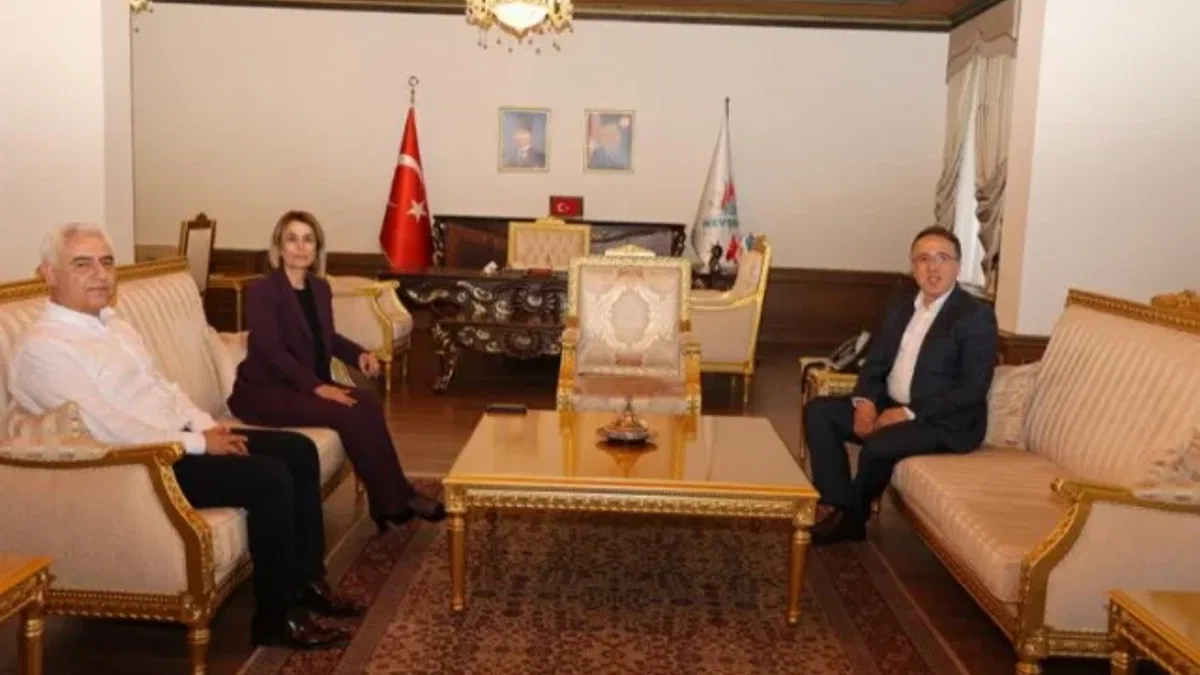 Nevşehir eski Valisi'nden Mehmet Savran'a veda