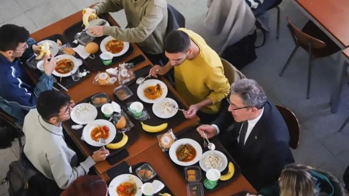 Dokuz Eylül'den örnek uygulama... Yemeği kendisi yapacak