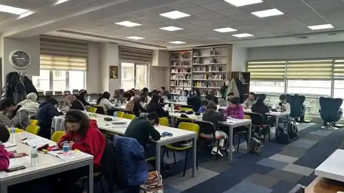 Büyükkılıç: “Kütüphanelerimizle bugünümüzü ve yarınlarımızı ihya ediyoruz”