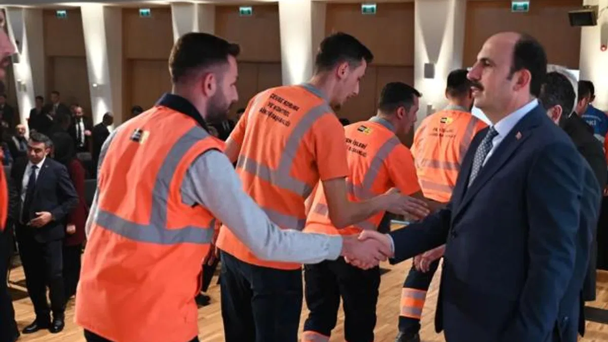 Başkan Altay Konya Büyükşehir Belediyesi çalışanlarıyla bayramlaştı