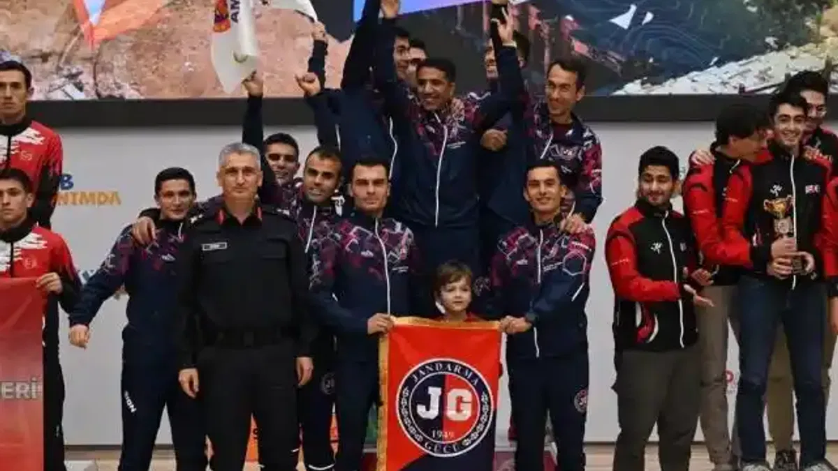 Jandarma Gücü oryantiringte Türkiye Şampiyonu
