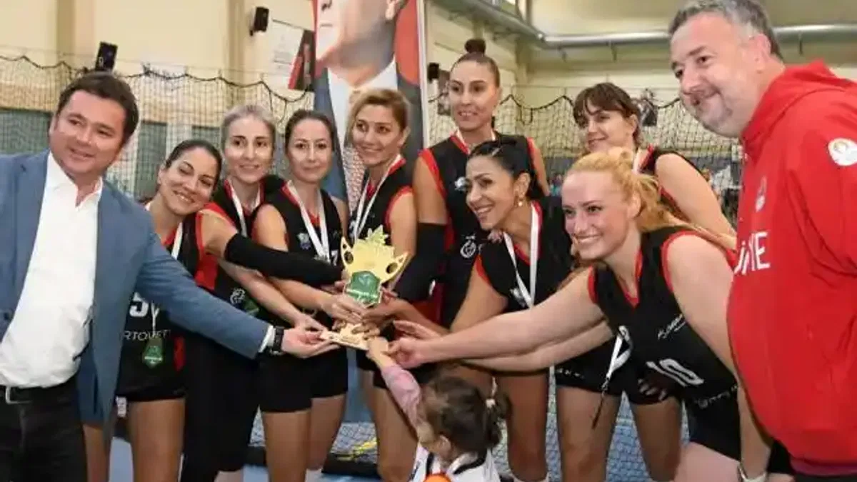 Bursa'da düzenlenen Türkiye Veteran Voleybol Turnuvası’nda şampiyonlar belli oldu