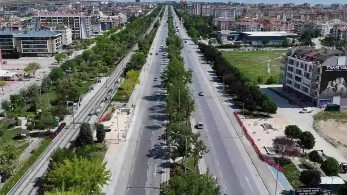 Konya'da yayalar ve bisikletliler için 2 yeni üst geçit