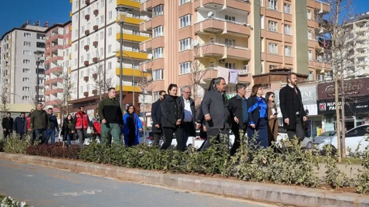 GAZİRAY Tüneli'nin üstü yeşilleniyor