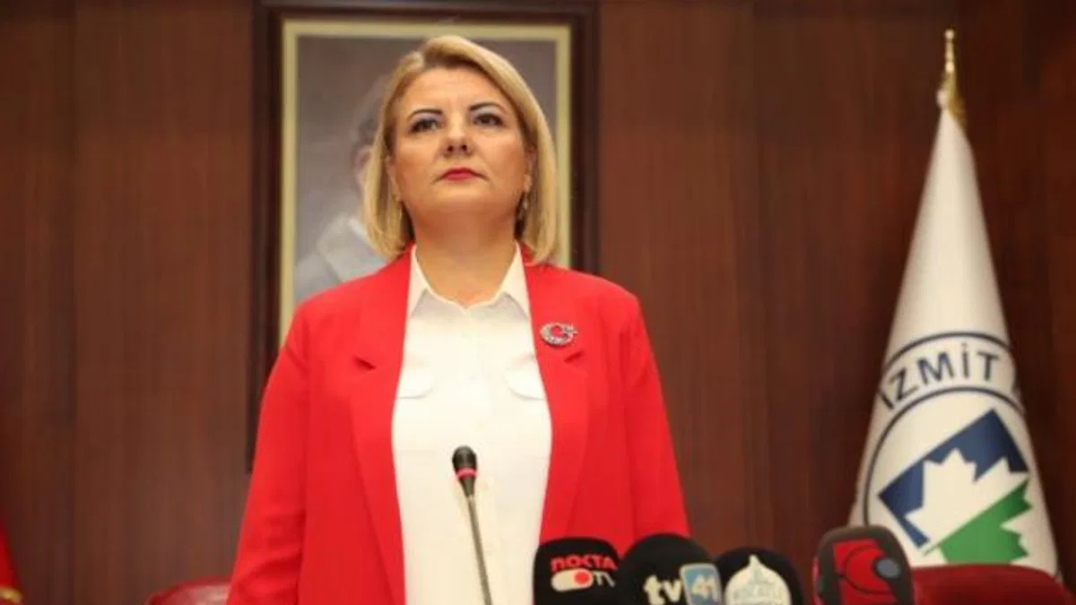 Başkan Hürriyet ilk mecliste alkışlarla karşılandı