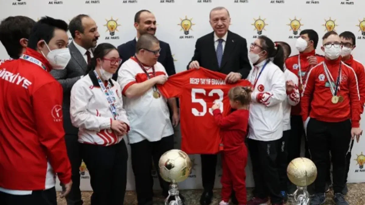Cumhurbaşkanı Erdoğan özel sporcuları kabul etti
