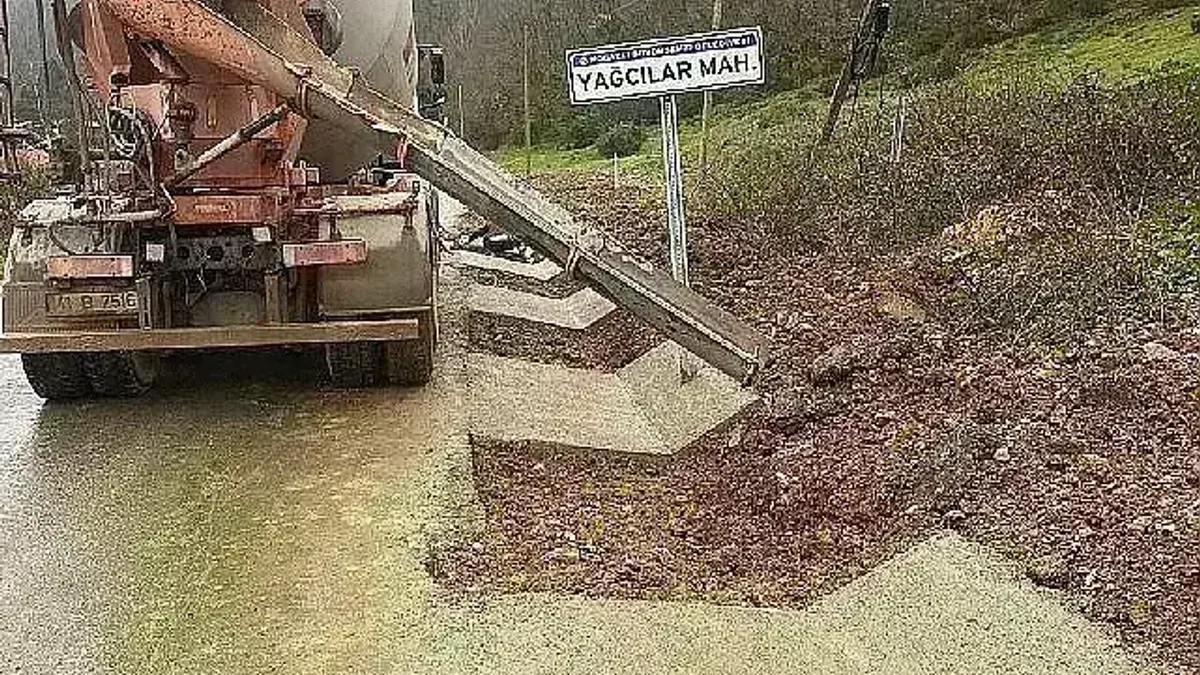 Gebze'de köy yolları V kanal imalatı ile korunuyor