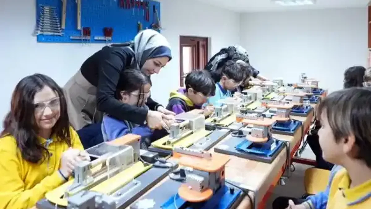 Öğrenciler bilgi ve becereyi kütüphanelerde kazanıyor