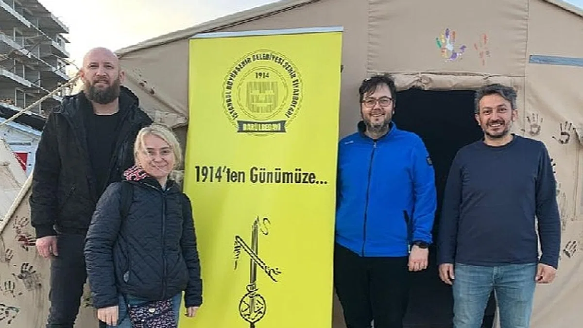 "Karagöz Çiftlik Bekçisi" Hatay'da Depremzede Çocuklar İçin Sahnelendi
