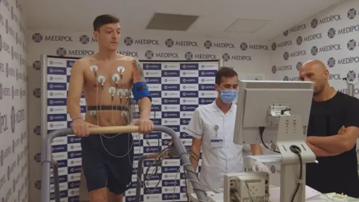 Mesut Özil, sağlık kontrolünden geçirildi