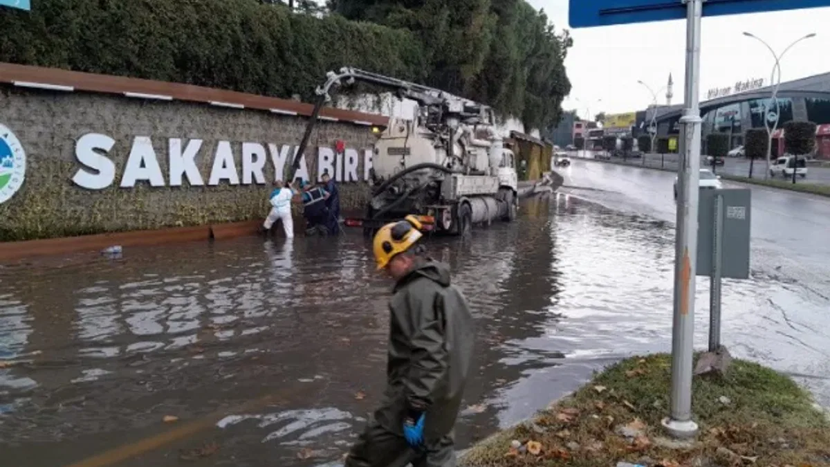 Sakarya'da yağış mesaisi aralıksız sürüyor