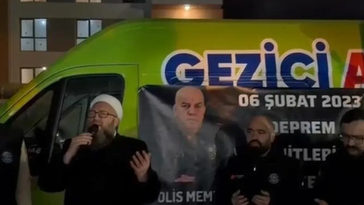 Deprem bölgesine ilk günden bu yana destek veren polis memuru Mustafa Şahin'den 6 Şubat’ta anlamlı vefa