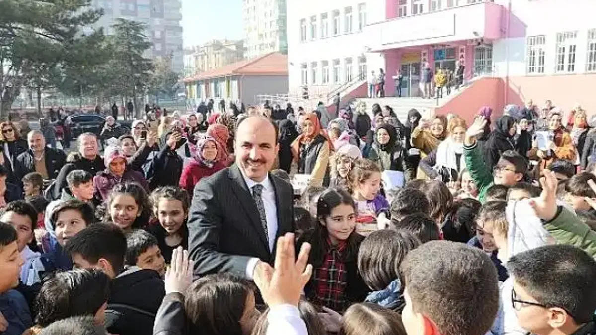 Başkan Altay LGS'ye Girecek Öğrencilere Başarılar Diledi