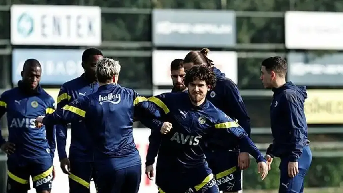 Fenerbahçe Başakşehir maçı öncesi hazırlıklarını tamamladı