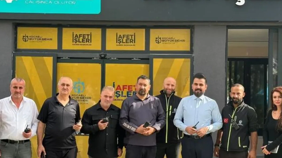 Kocaeli'nde acil durumlarda dijital ve amatör telsizi kullanma eğitimi