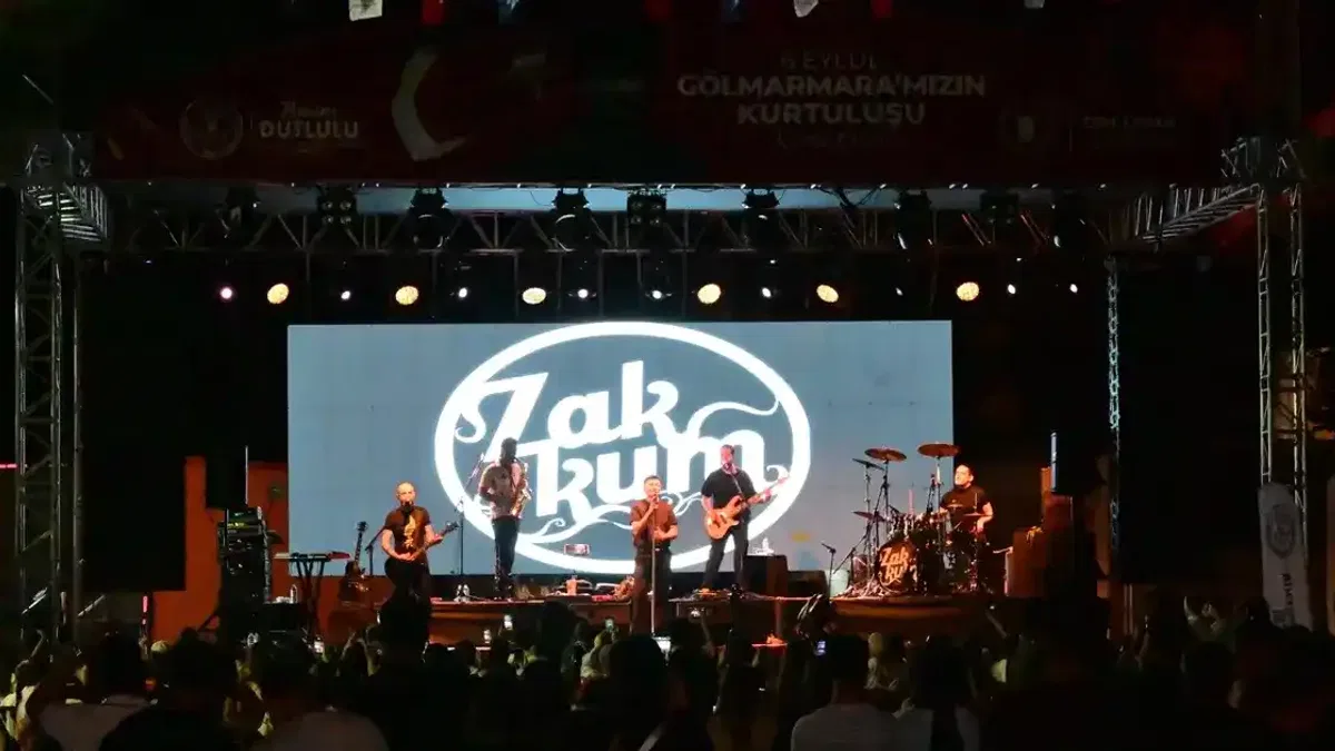 Manisa’da Gölmarmara kurtuluşunu Zakkum’la kutladı