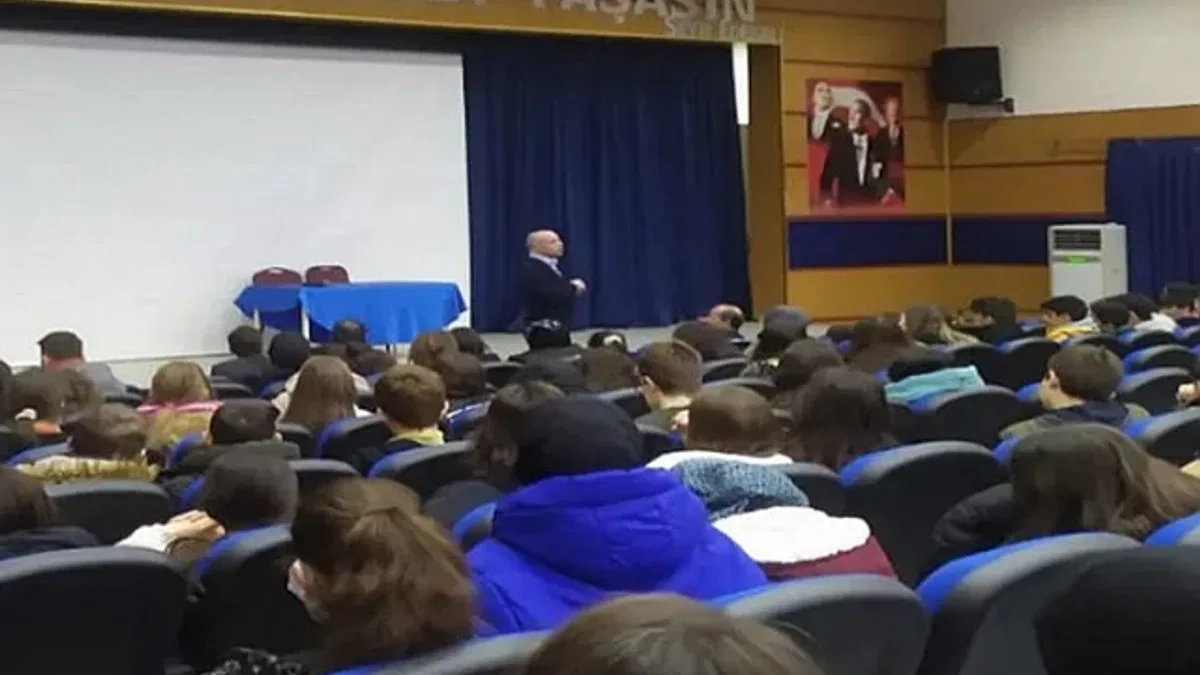 Bilecik Pazaryeri'nde öğrencilere motivasyon konferansı