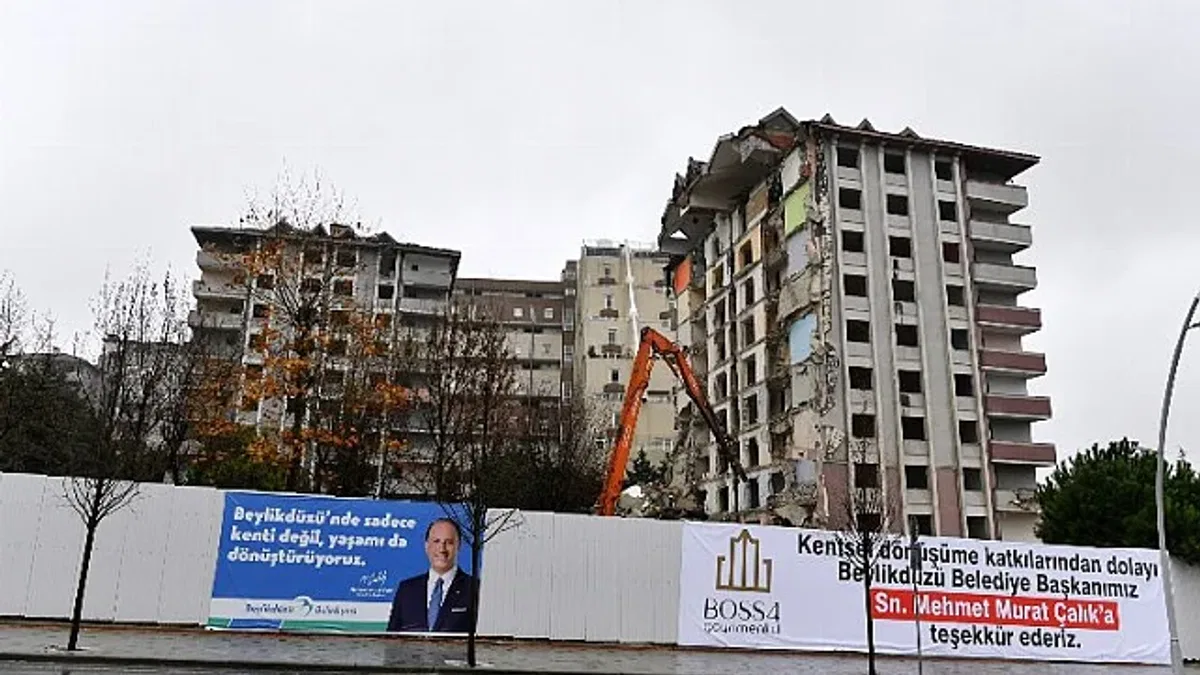 Beylikdüzü'nde 71 riskli binanın dönüşümü sürüyor