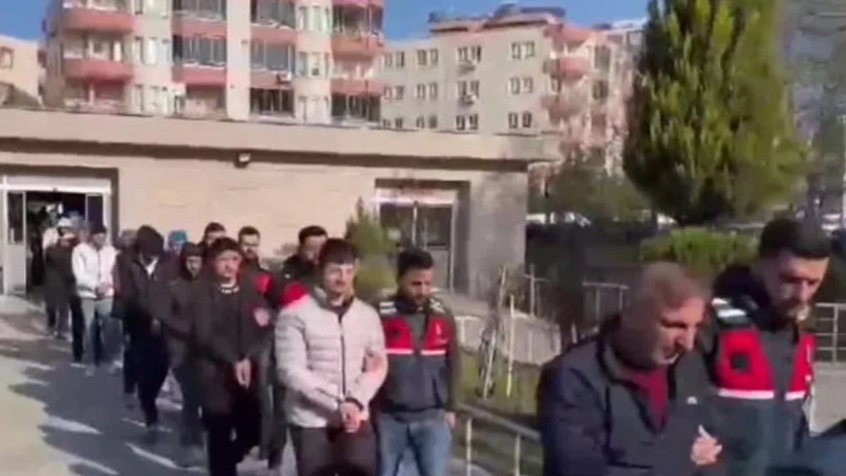 İçişleri'nden 75 Siber'göz'altı!