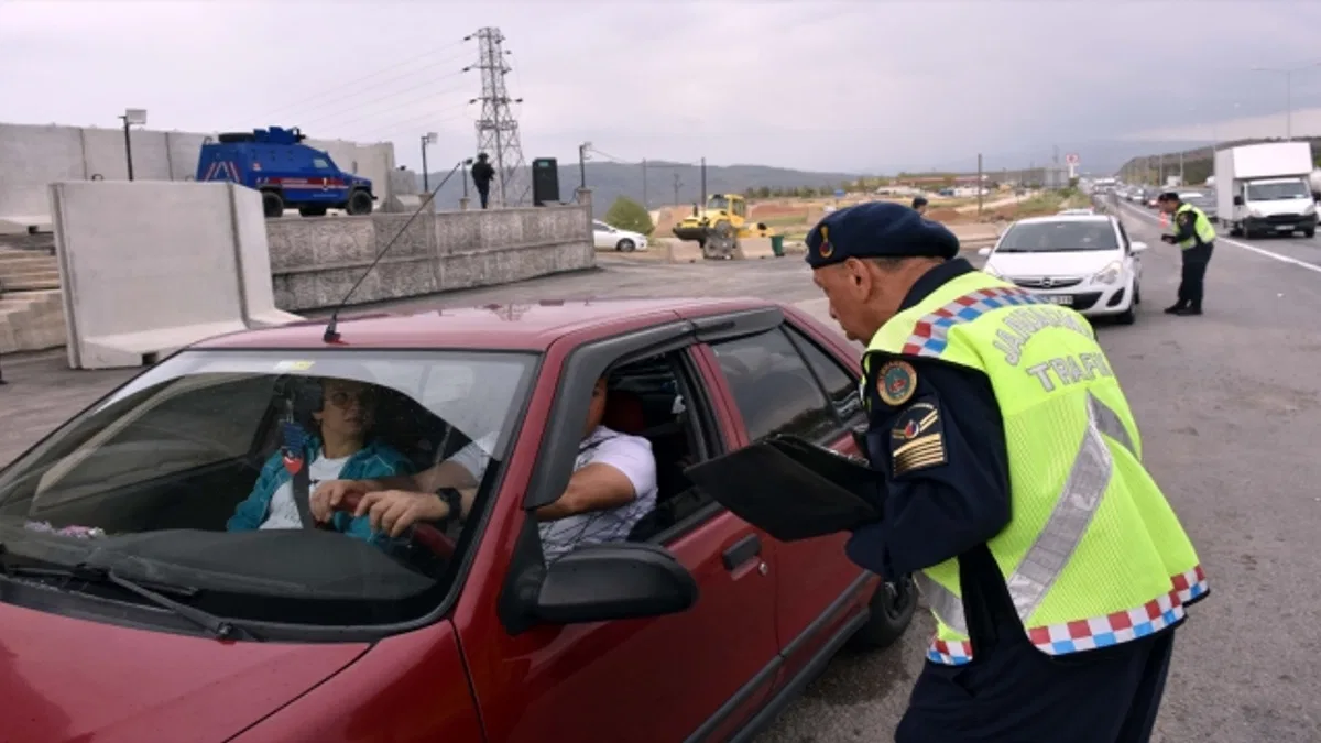 "Kilit kavşak" Kırıkkale'de bayram öncesi trafik yoğunluğu arttı