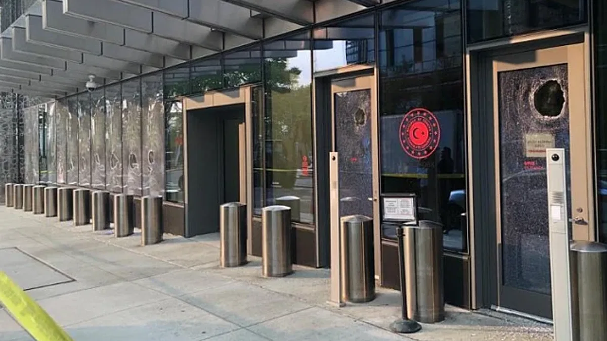 New York Başkonsolosluğu'na saldırı!
