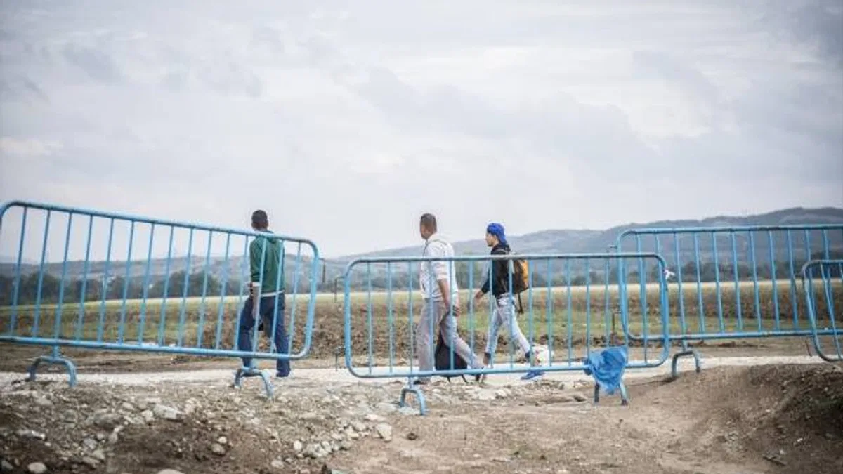Yunanistan, Türkiye sınırındaki çelik bariyeri 180 kilometreye çıkaracak