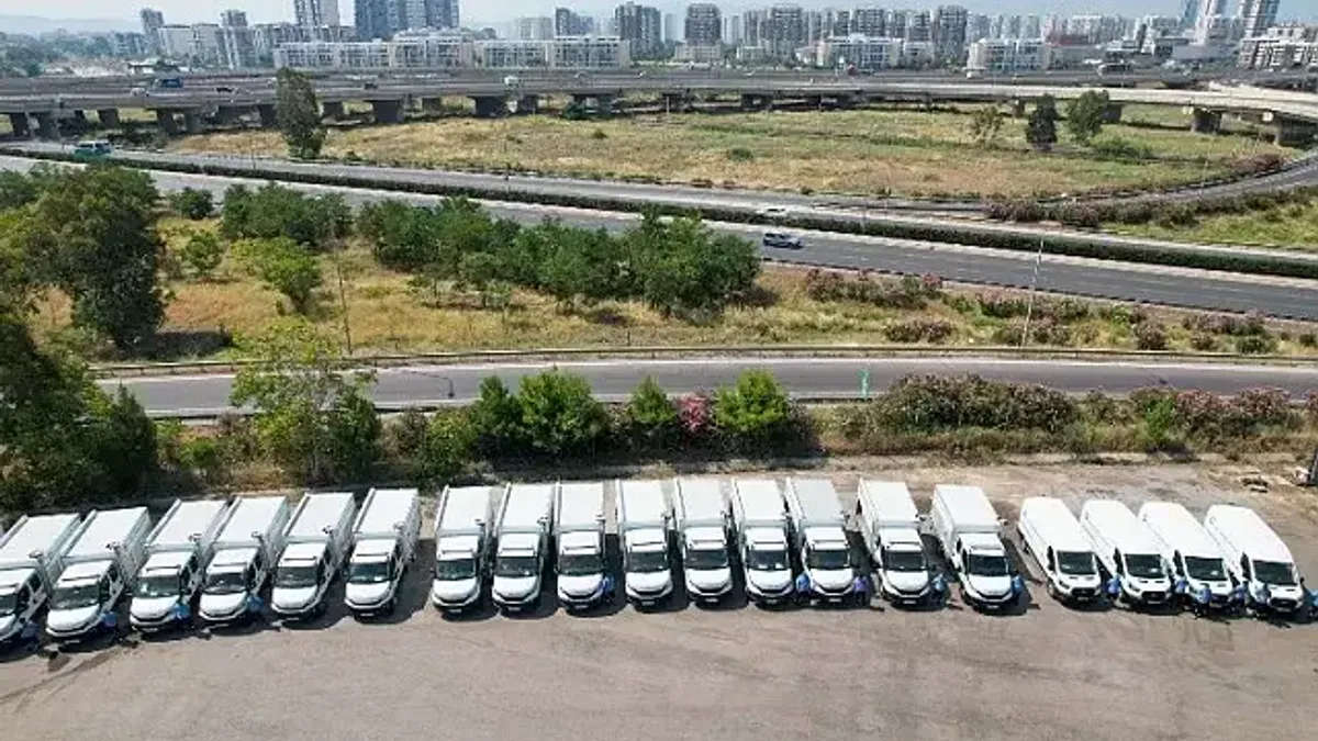 İZSU 98 yeni iş makinesiyle filosunu büyüttü