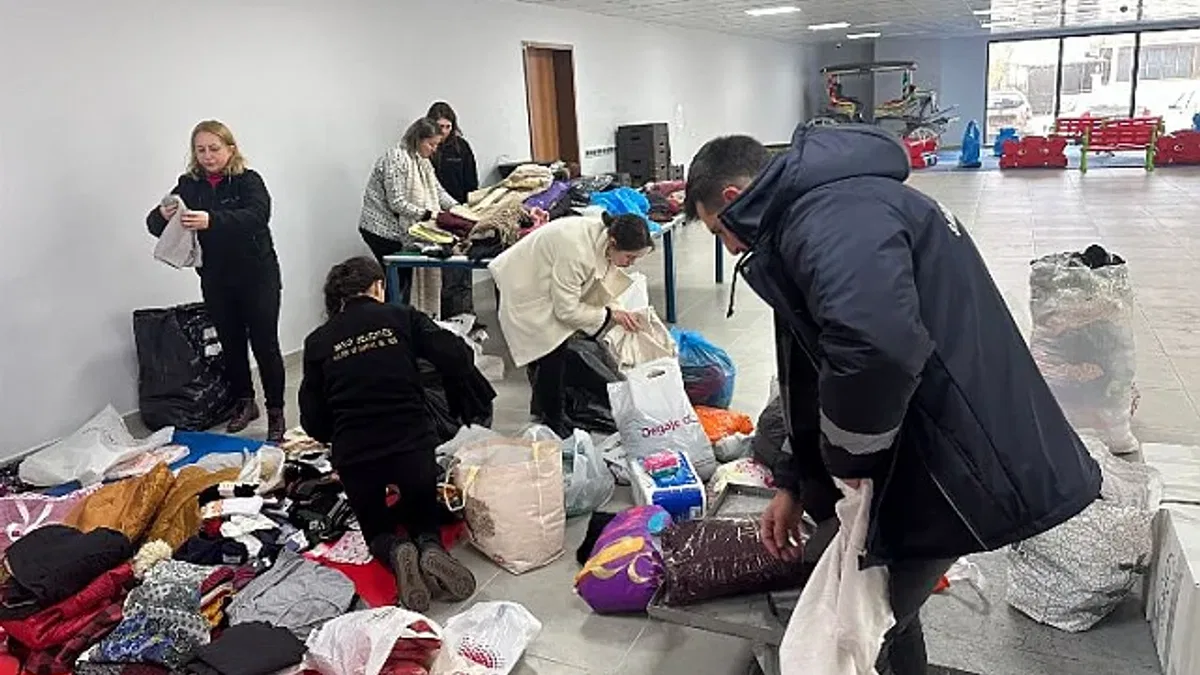 Tekirdağ'dan deprem bölgesine destek... 7 yaşındaki Efe Can'ın zarfı duygulandırdı