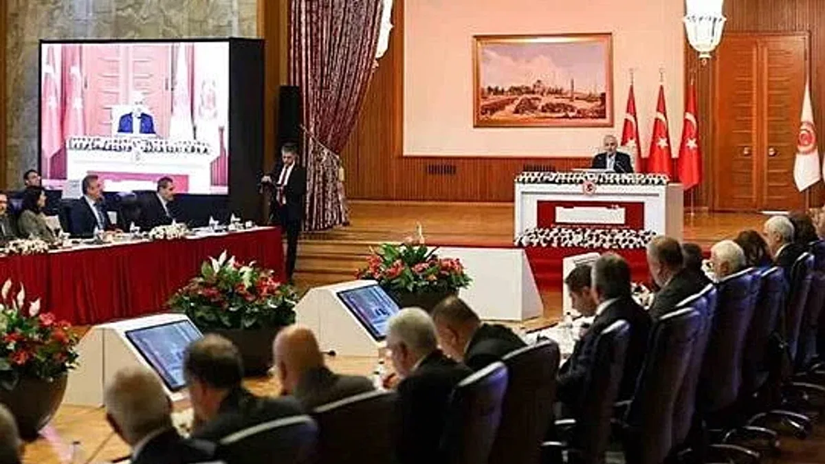 Komisyon oy çokluğuyla İmralı'ya gidiyor