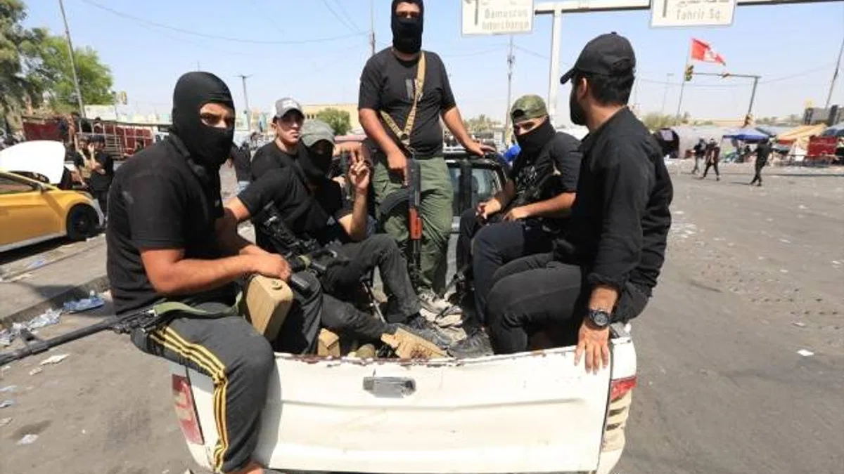 Irak'ta Şii lider Sadr, destekçilerine 1 saat içinde alandan çekilmeleri çağrısı yaptı