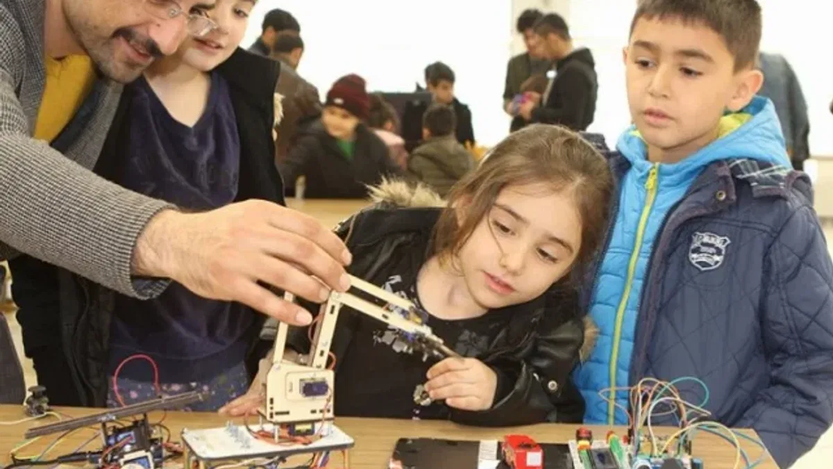 KAYMEK'ten Robotik Kodlama Atölyesi