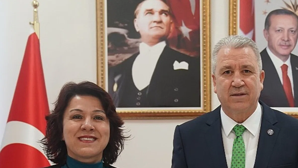 EÜ Hemşirelik Fakültesinden depremzede öğrencilere 12 ay burs desteği