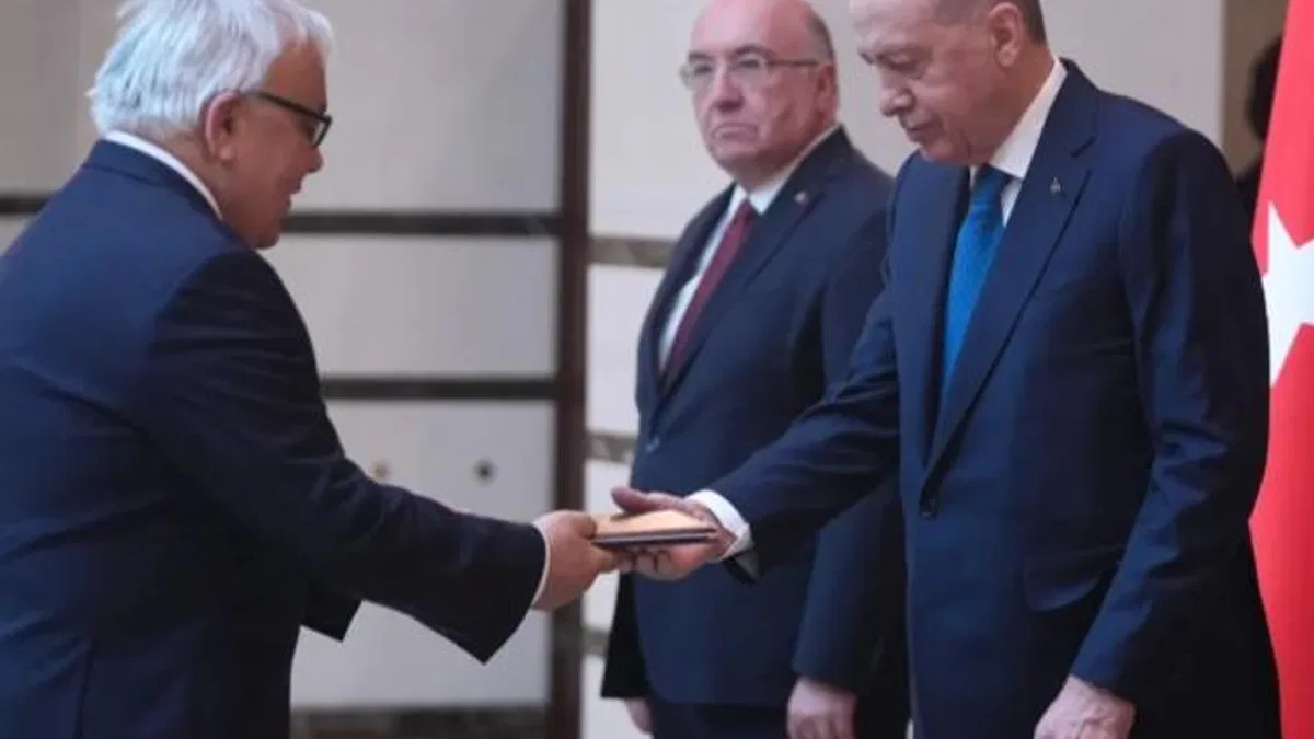 Cumhurbaşkanı Erdoğan'a 5 ülkeden güven mektubu