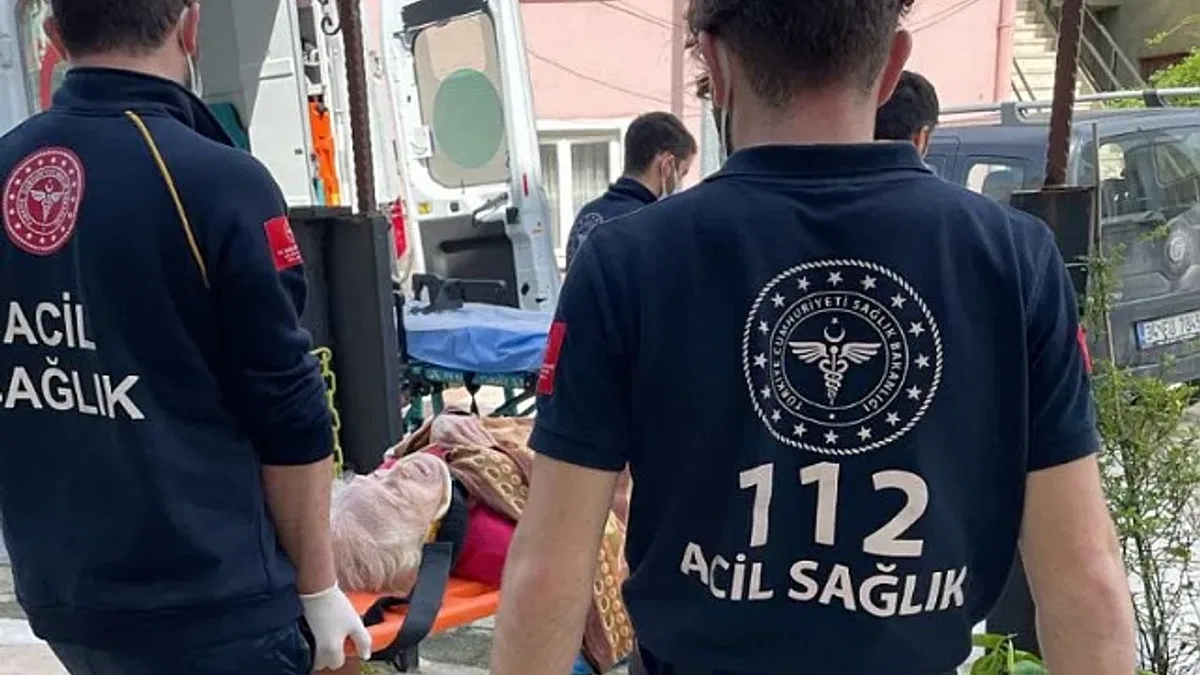 Banyoda düşen Bedriye Teyze'yi YADEM ekipleri kurtardı