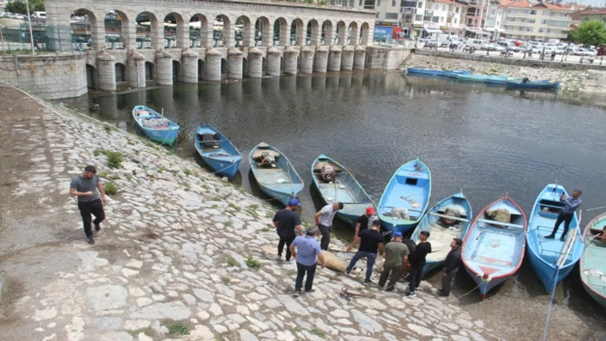 Beyşehir Gölü'nde yeni balık avı sezonu dualarla açıldı
