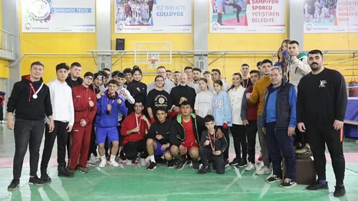 Kayseri Kocasinan'da sporcular tek yumruk