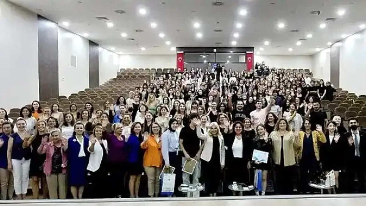 EÜ Hemşirelik Fakültesinde, "2024-2025 Eğitim - Öğretim Yılı 1. Sınıf Oryantasyon Programı" düzenlendi