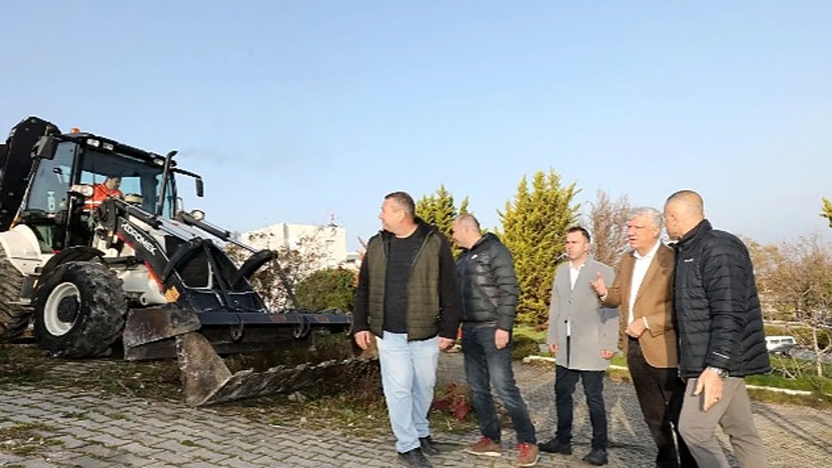 Narlıdere'de Moloz Temizleme Çalışmaları Devam Ediyor
