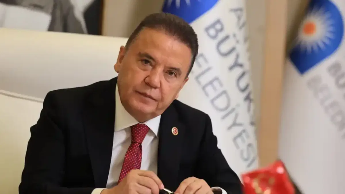Muhittin Böcek'ten dikkat çeken mesaj... 'Vefasız menfaatçileri unutmayacağız'