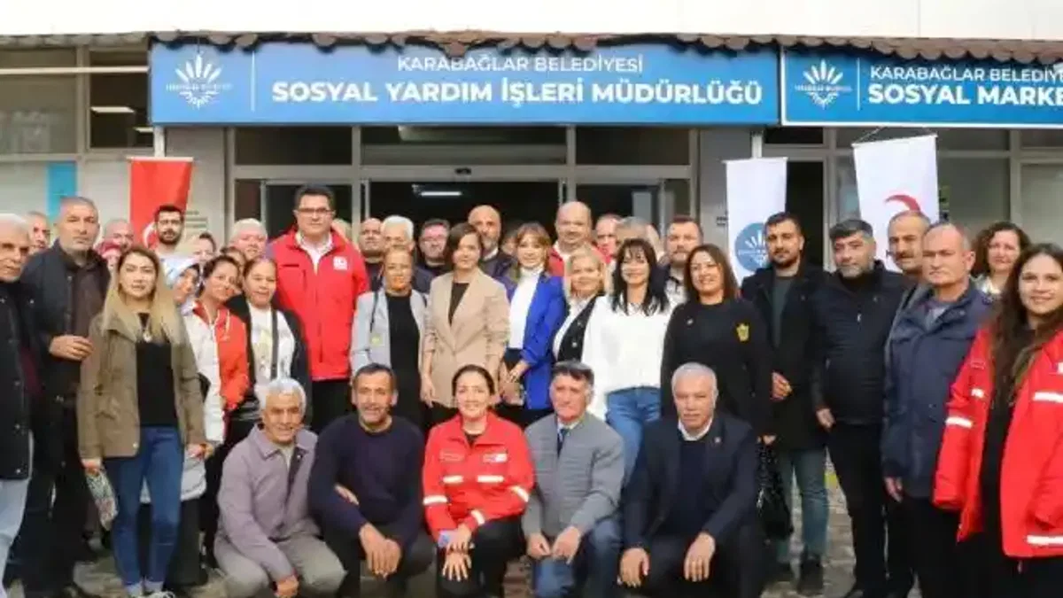 İzmir Karabağlar'da “Sosyal Market” ile dayanışma büyüyor