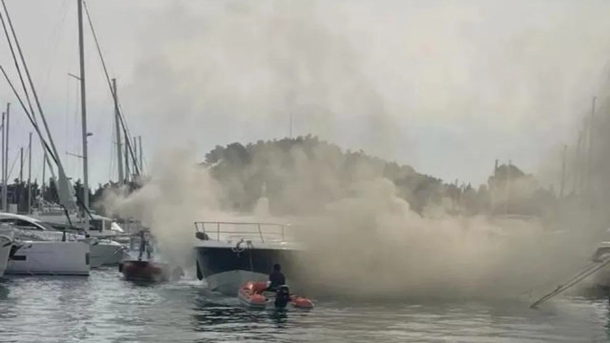 Muğla'da yat yangını! Acil Müdahale Tekneleri görev başında