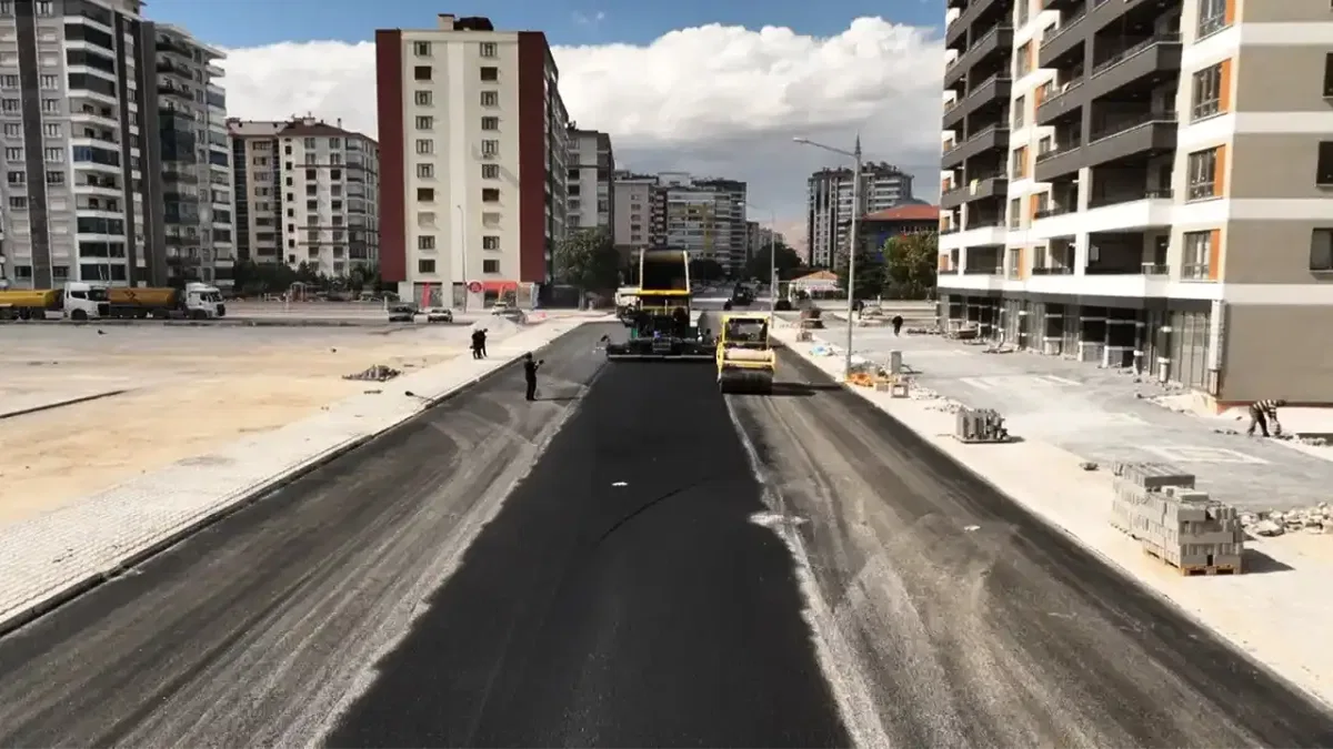 Selçuklu'da yollar sıcak asfalta kavuşuyor